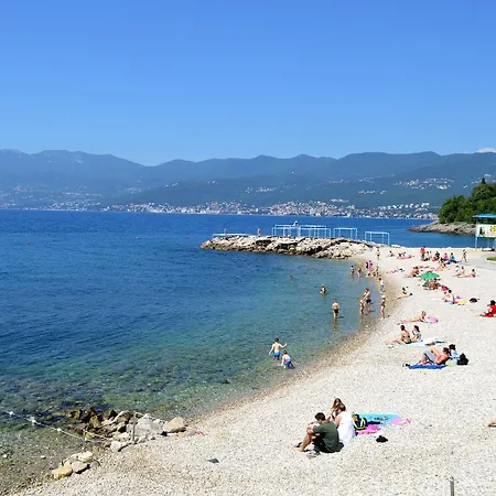 Apartment Kantrida-Near The Beach Rijeka Exterior photo