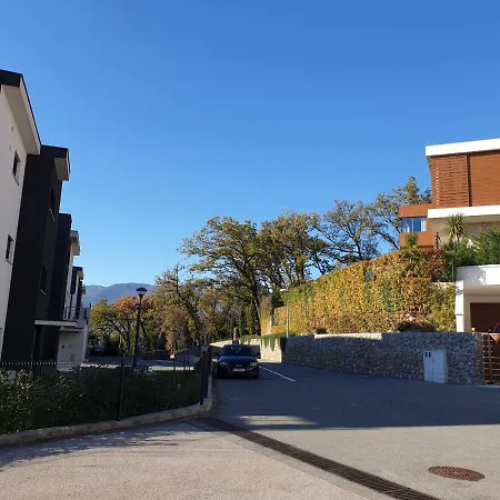 Apartment Kantrida-Near The Beach Rijeka Exterior photo